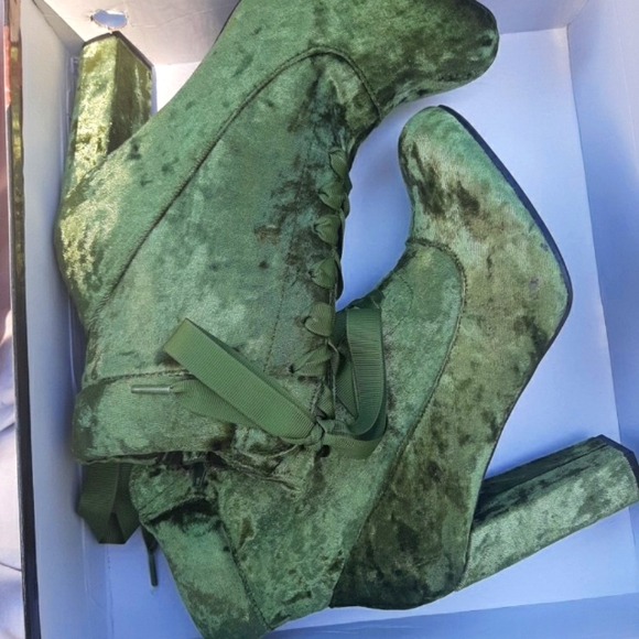 Booties - Picture 1 of 5